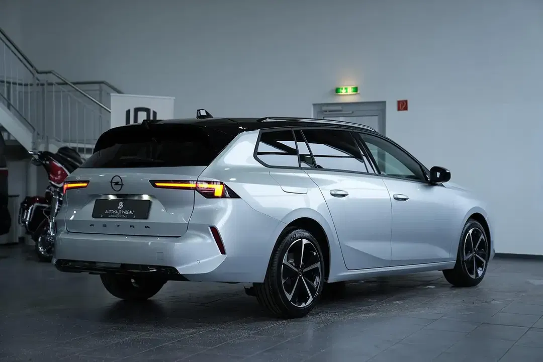 Opel Astra - Thumbnail 6