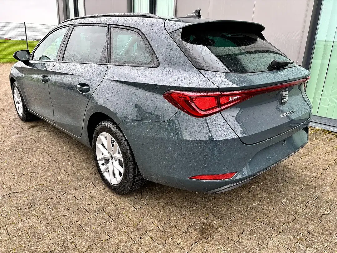 SEAT Leon - Thumbnail 3