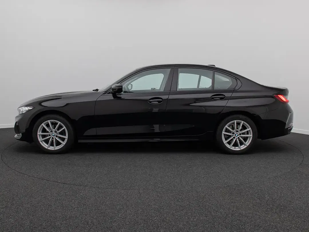 BMW 318 - Thumbnail 11