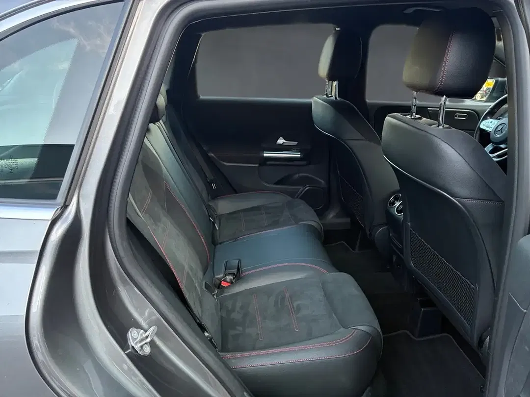 Mercedes-Benz B 180 - Thumbnail 12