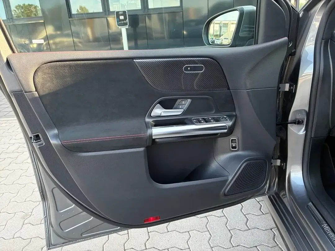 Mercedes-Benz B 180 - Thumbnail 4