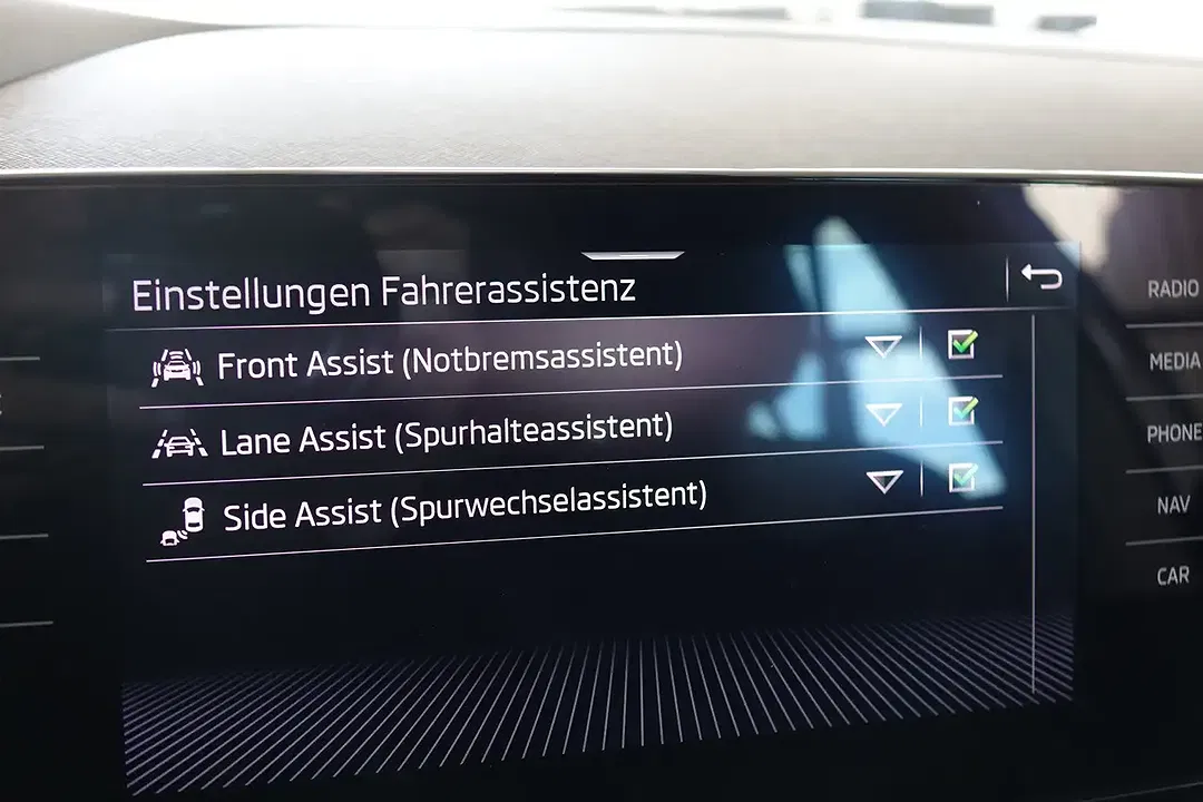 Skoda Scala - Thumbnail 14