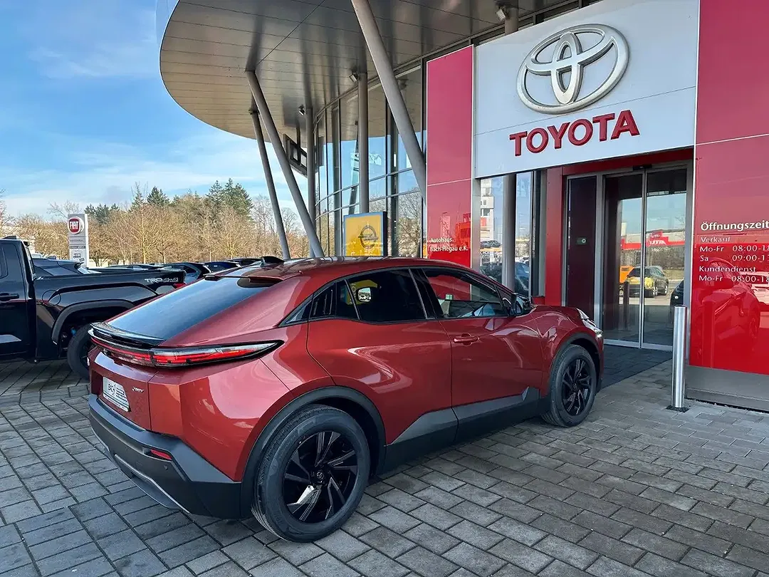 Toyota C-HR - Thumbnail 6