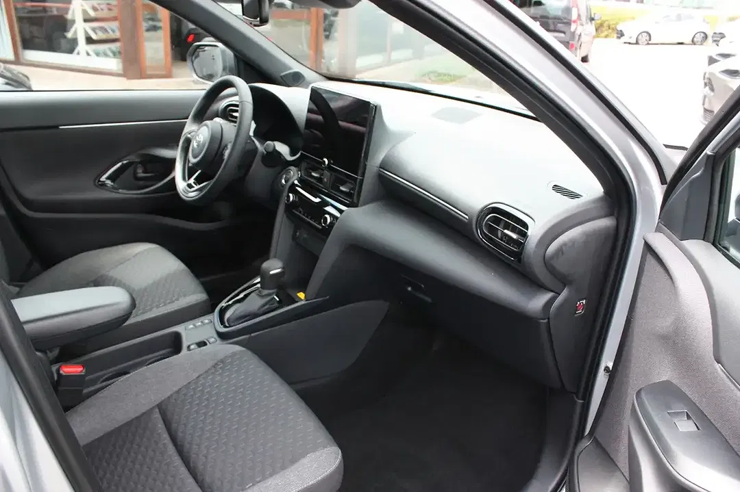 Toyota Yaris Cross - Thumbnail 12
