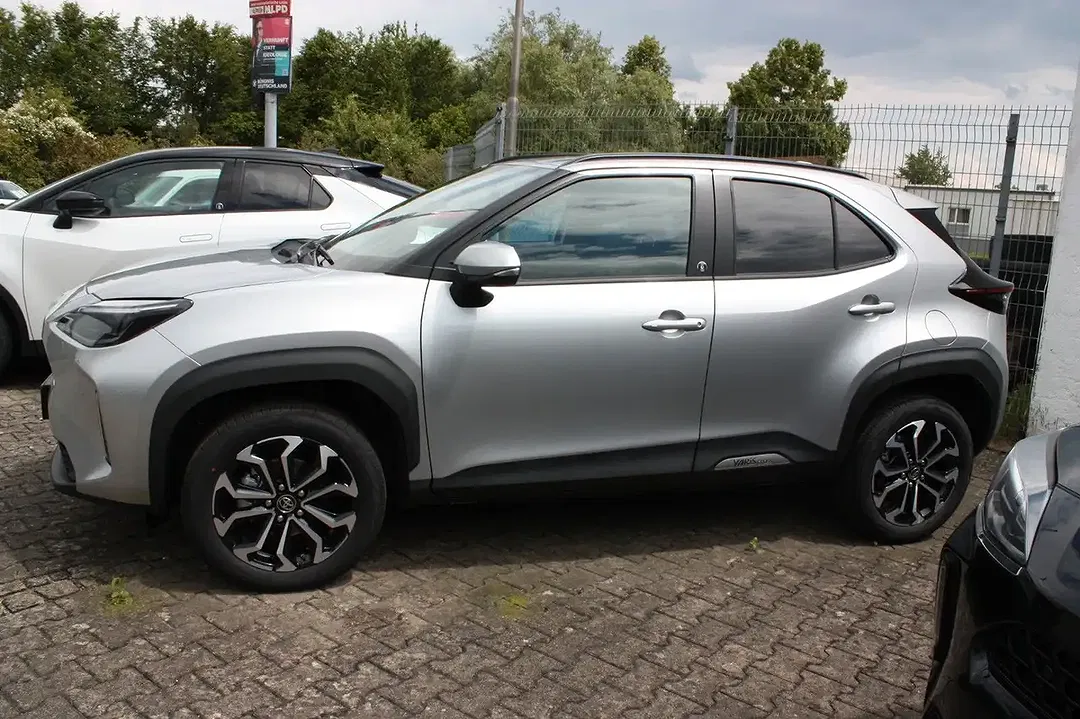 Toyota Yaris Cross - Thumbnail 5