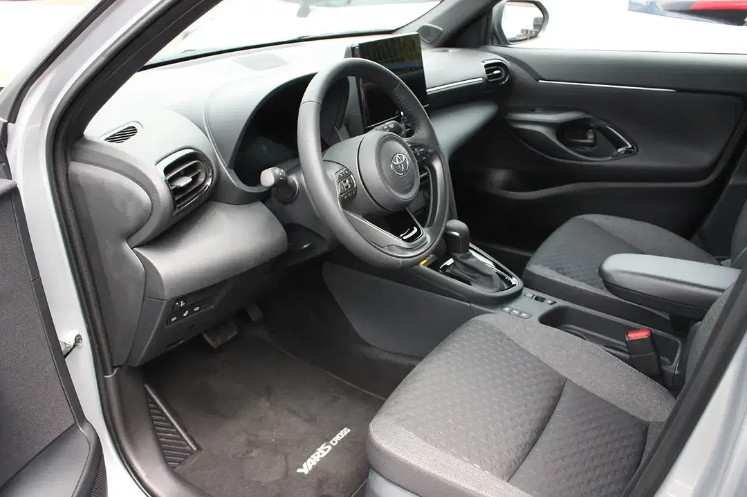 Toyota Yaris Cross - Thumbnail 6