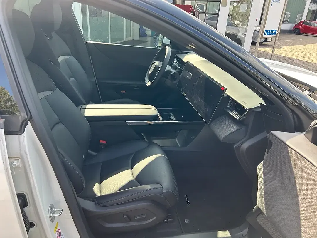 Mazda CX-6e - Thumbnail 7