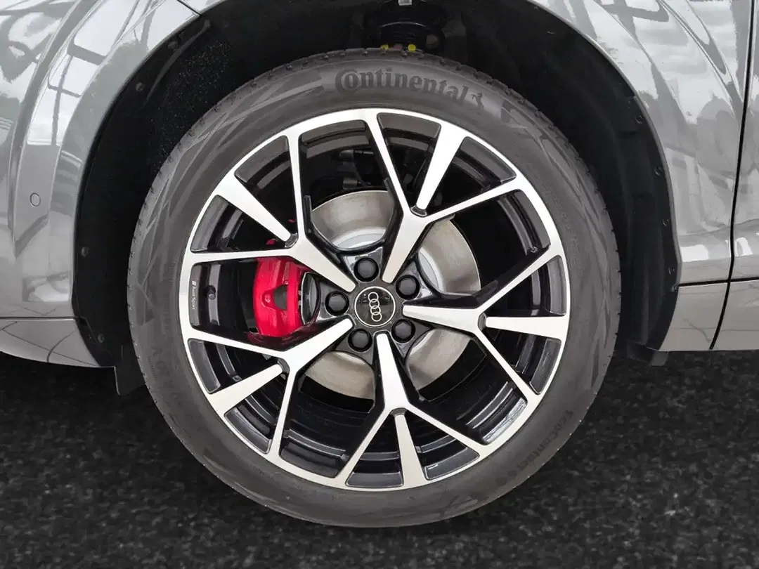 Audi Q3 - Thumbnail 6