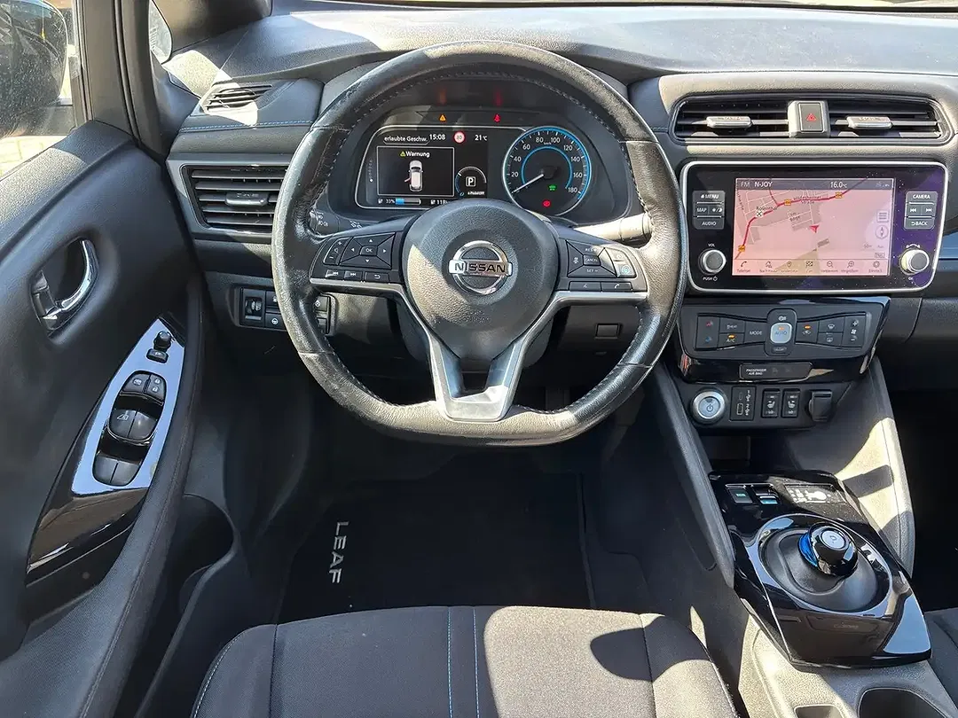 Nissan Leaf - Thumbnail 10