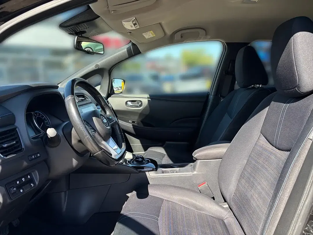 Nissan Leaf - Thumbnail 9