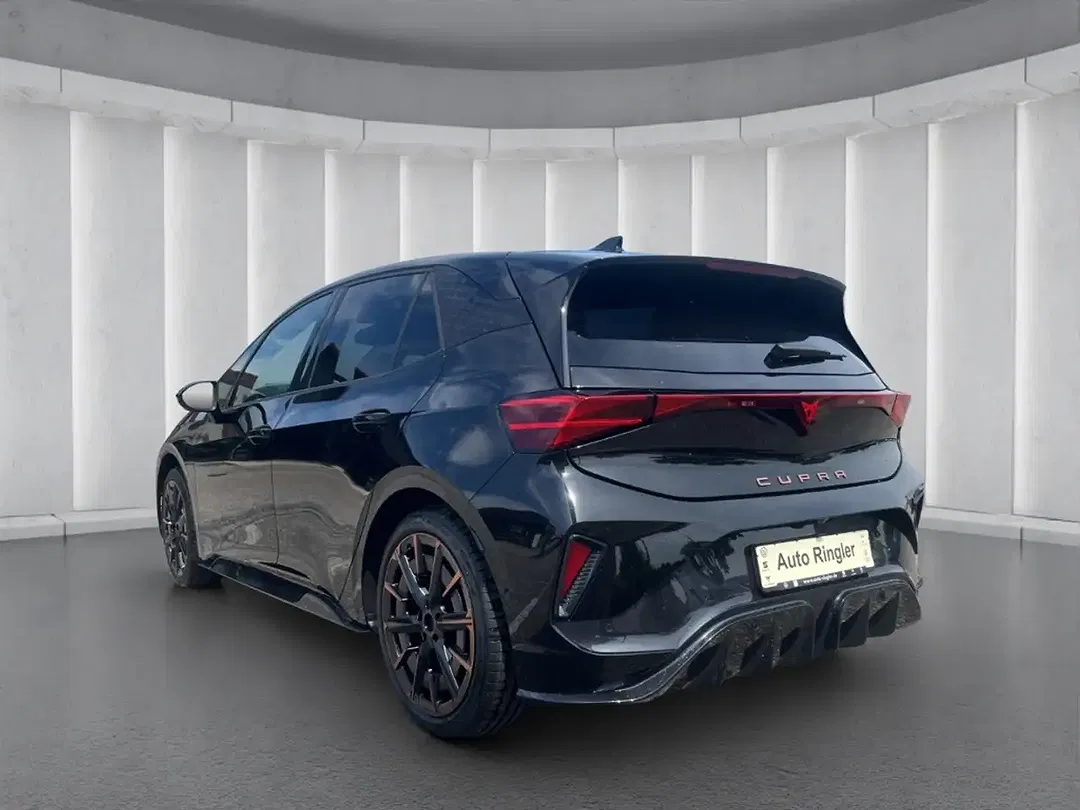 CUPRA Born - Thumbnail 5