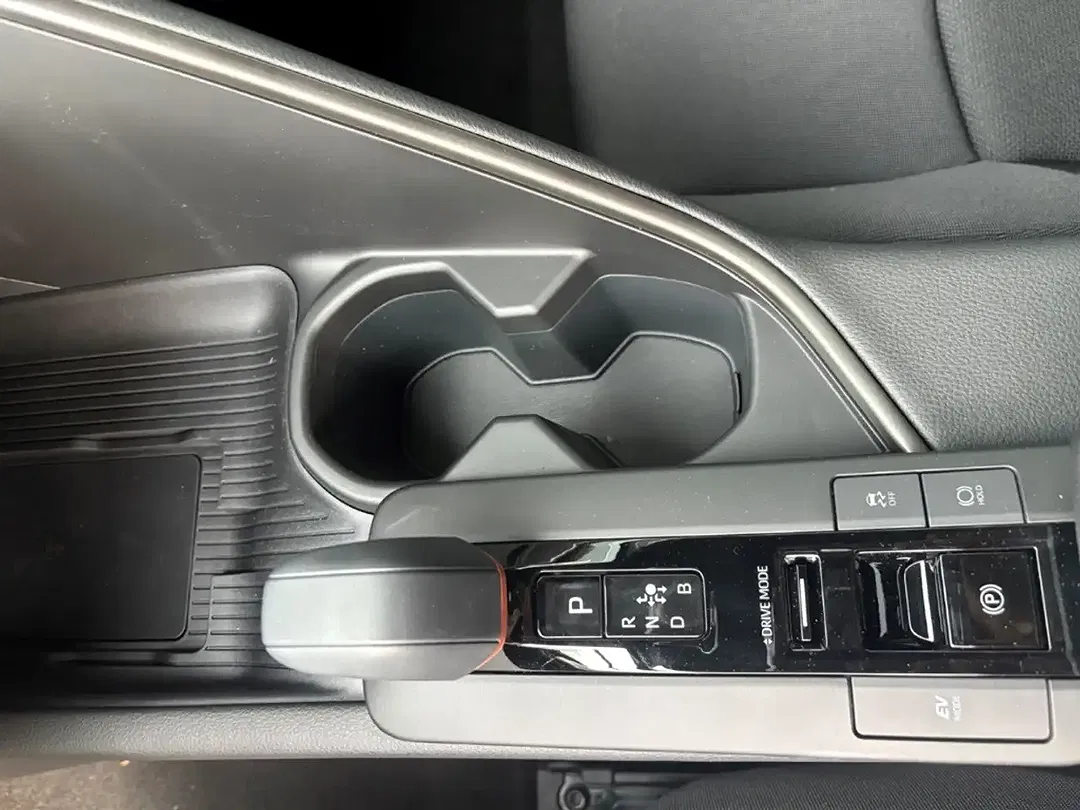 Toyota C-HR - Thumbnail 13