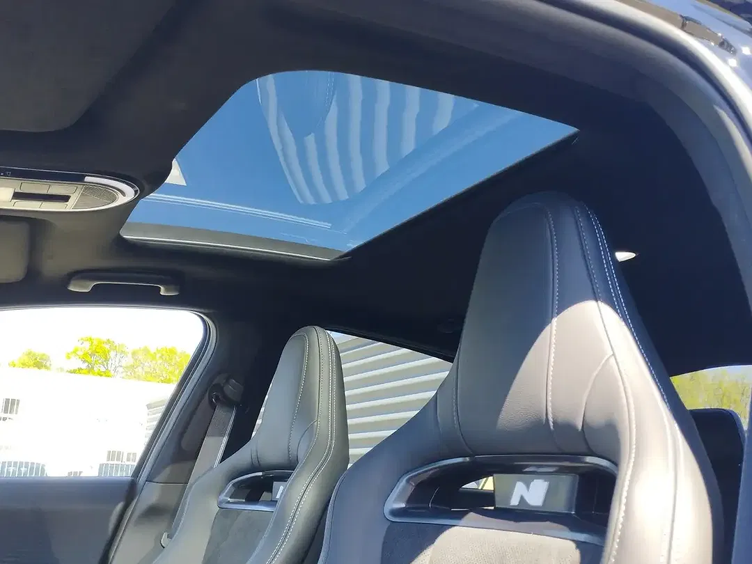 Hyundai IONIQ 6 - Thumbnail 10
