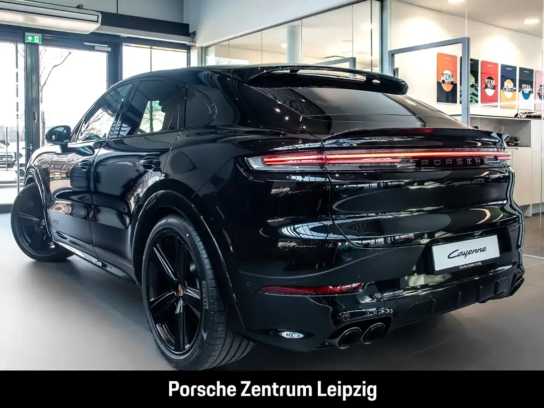 Porsche Cayenne - Thumbnail 3
