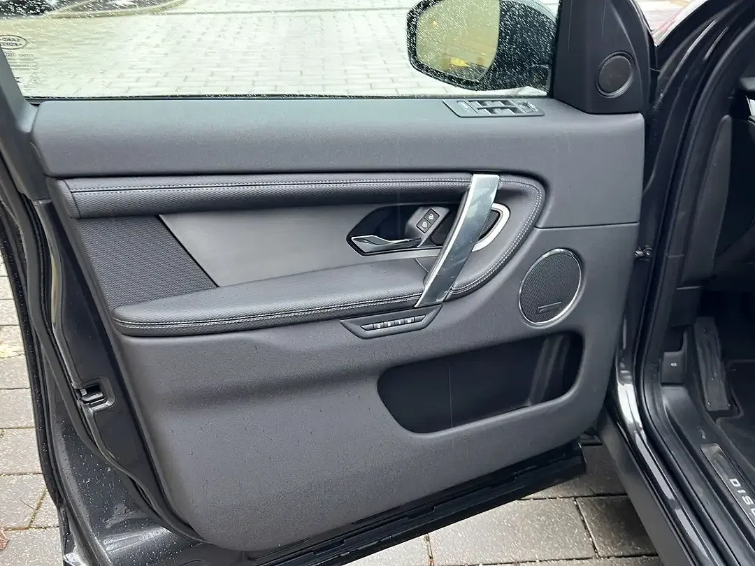 Land Rover Discovery - Thumbnail 9