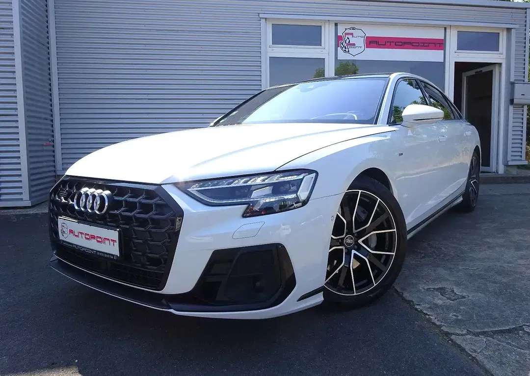 Audi A8 - Thumbnail 1