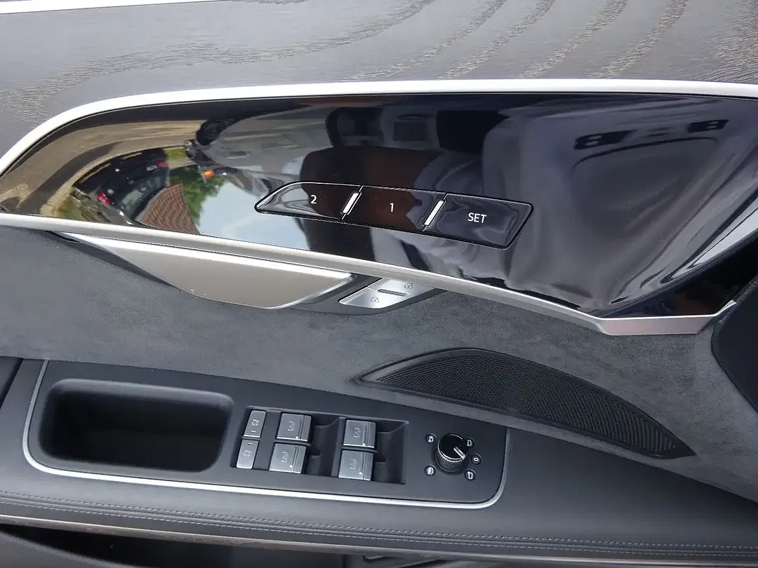 Audi A8 - Thumbnail 15