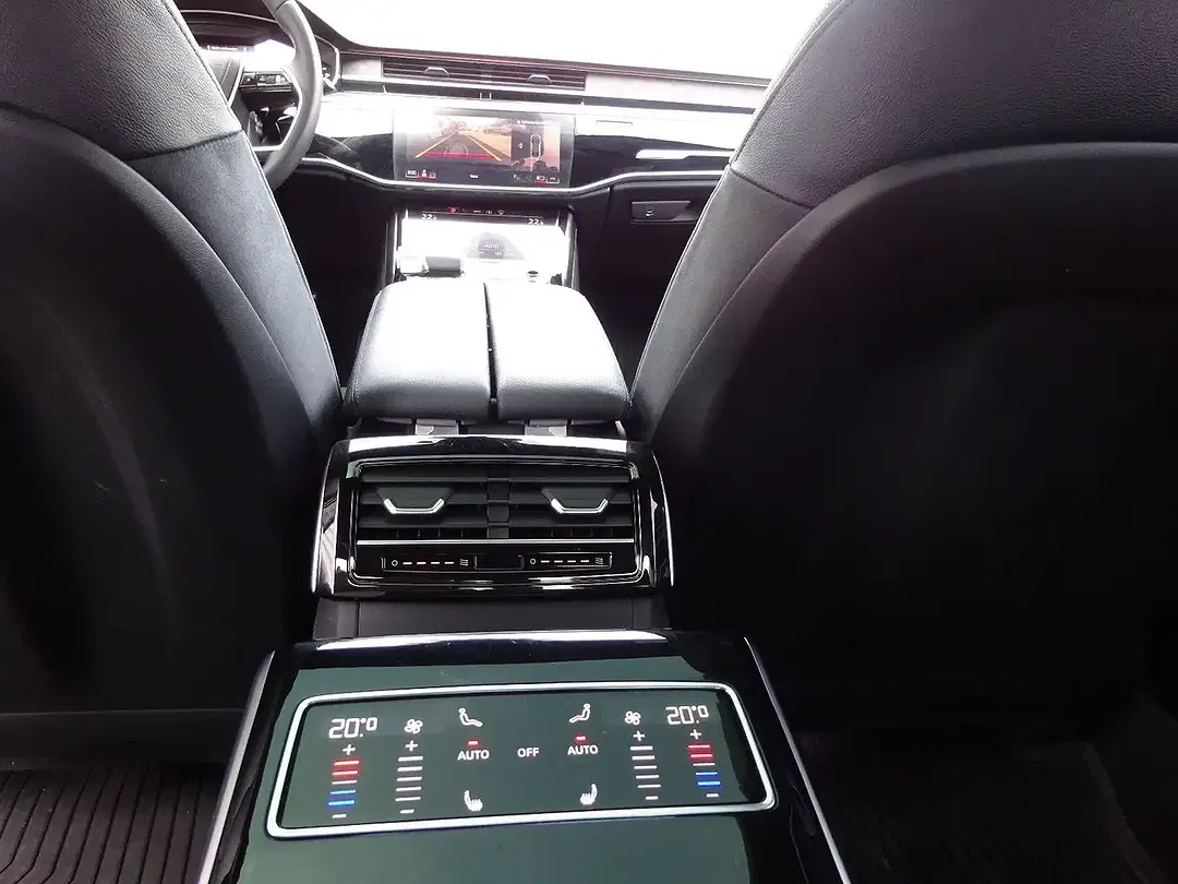 Audi A8 - Thumbnail 16