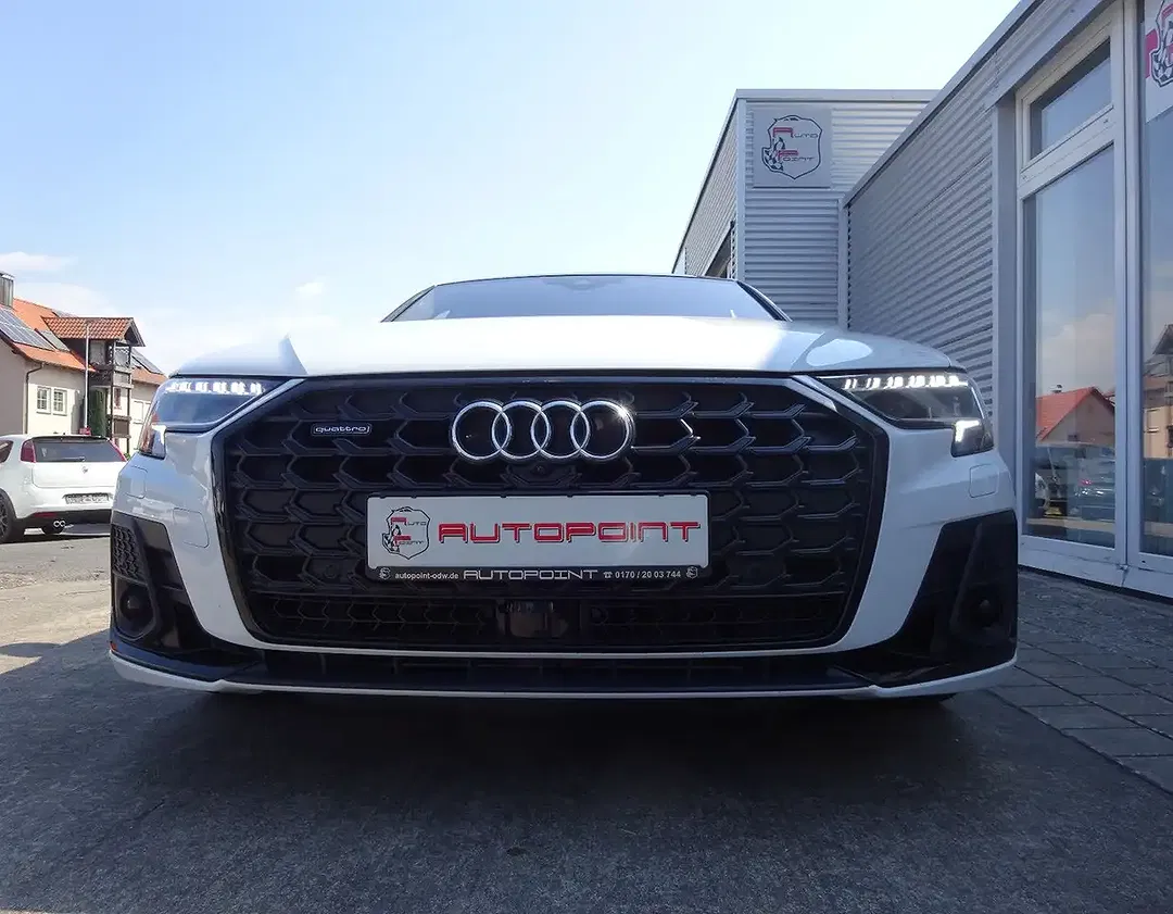 Audi A8 - Thumbnail 2