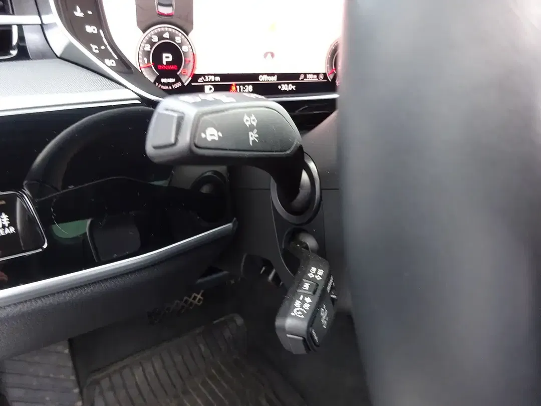 Audi A8 - Thumbnail 21