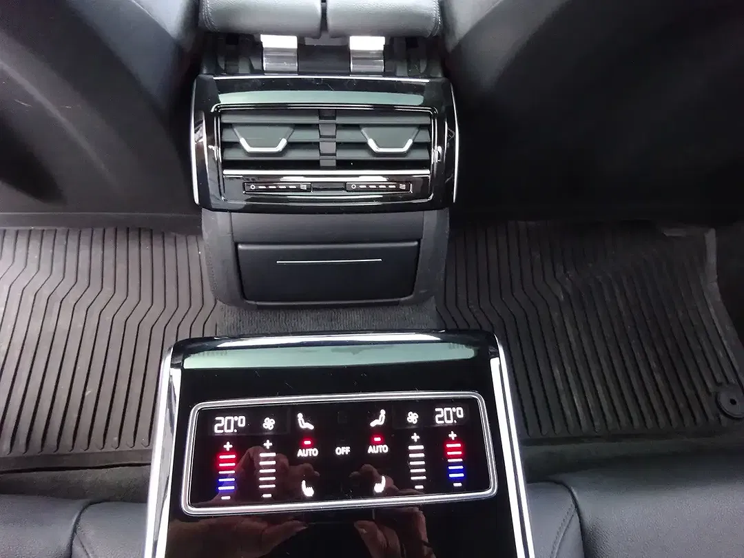 Audi A8 - Thumbnail 24