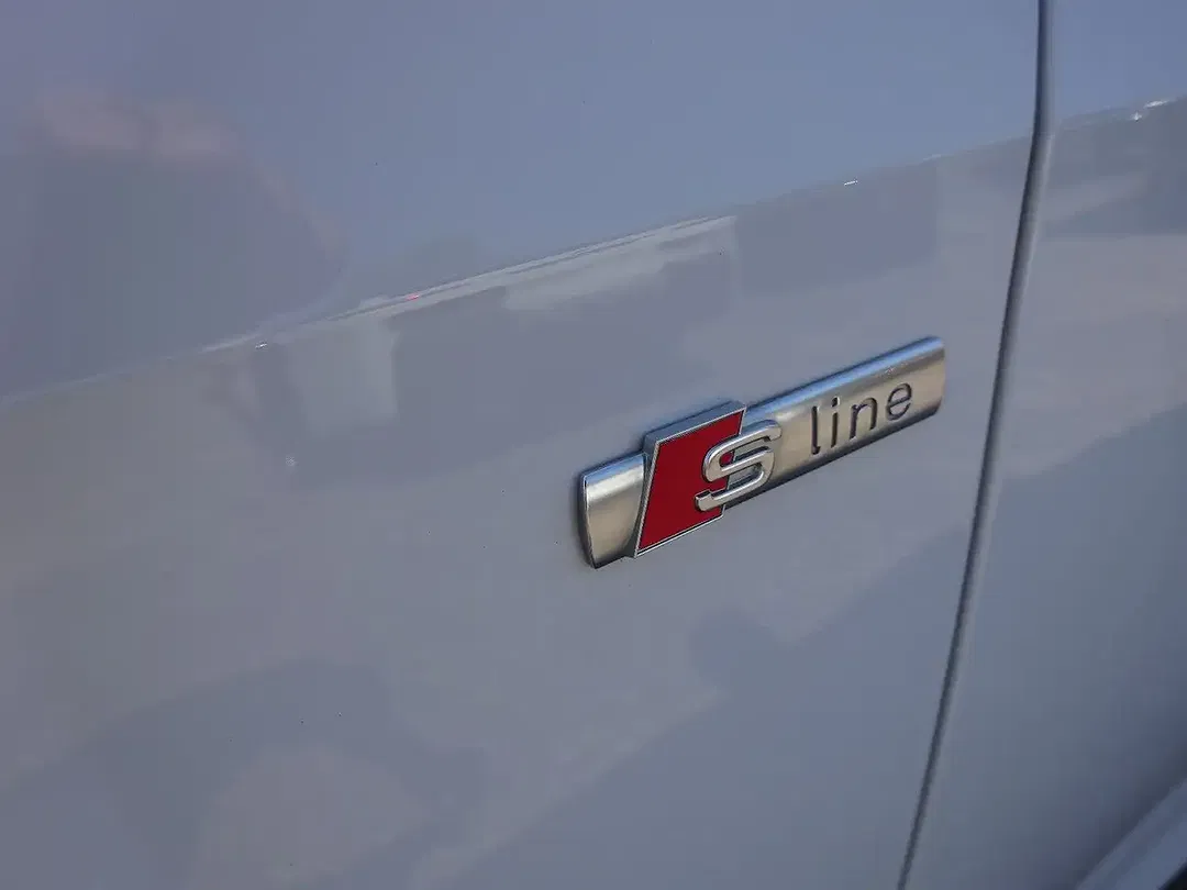 Audi A8 - Thumbnail 25