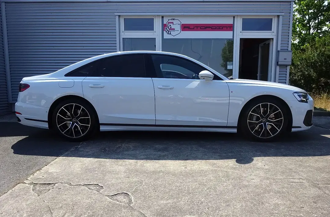 Audi A8 - Thumbnail 4