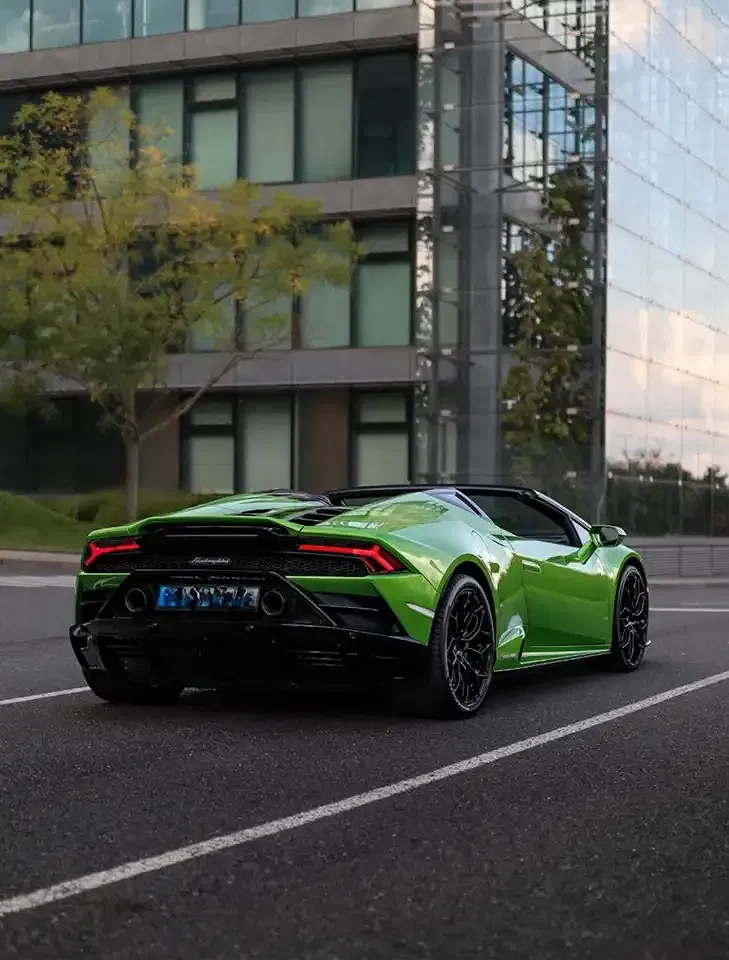 Lamborghini Huracán - Thumbnail 5