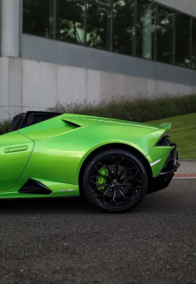 Lamborghini Huracán - Thumbnail 6