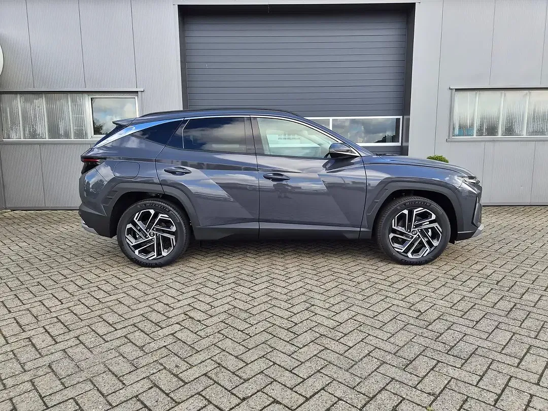Hyundai TUCSON - Thumbnail 3