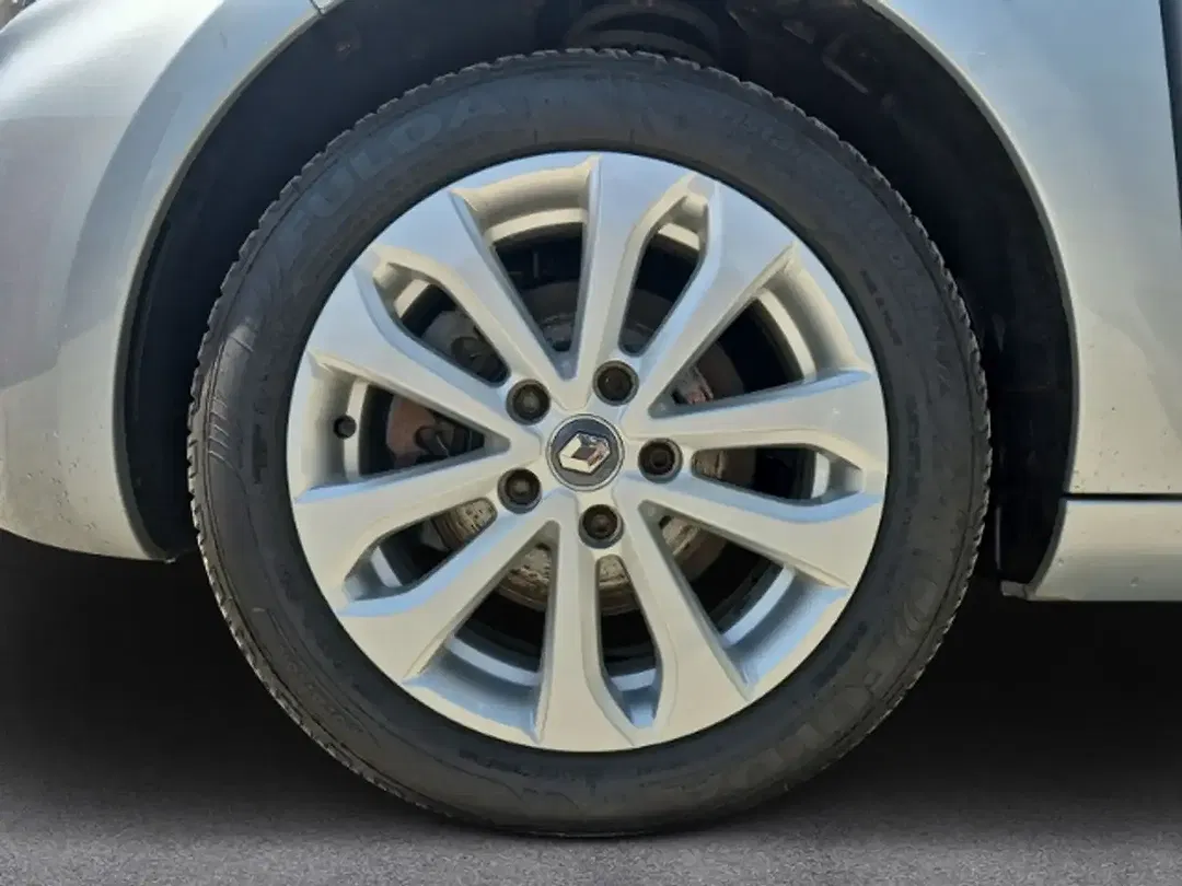 Renault ZOE - Thumbnail 4
