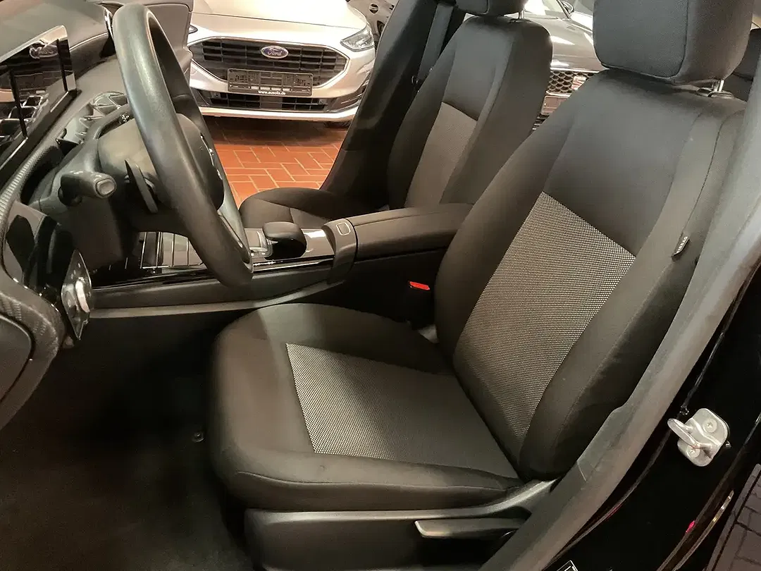 Mercedes-Benz CLA 180 - Thumbnail 11