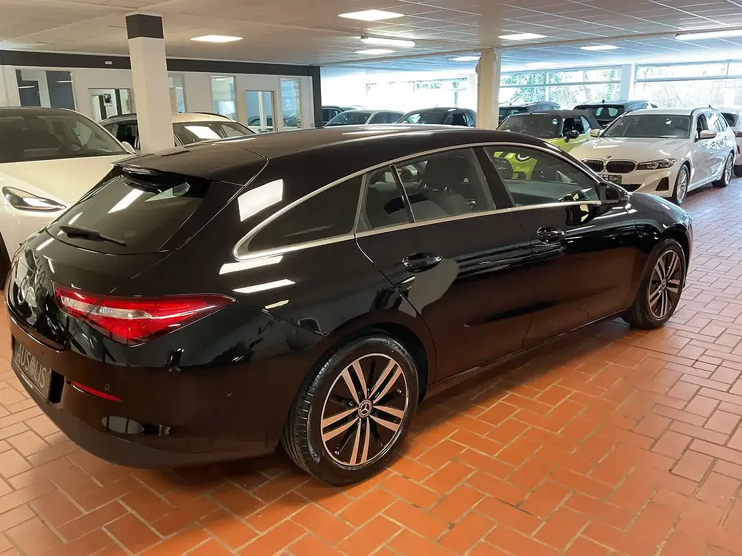 Mercedes-Benz CLA 180 MBUX - foto 2