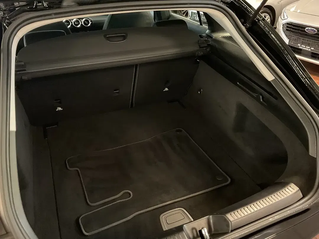 Mercedes-Benz CLA 180 - Thumbnail 4