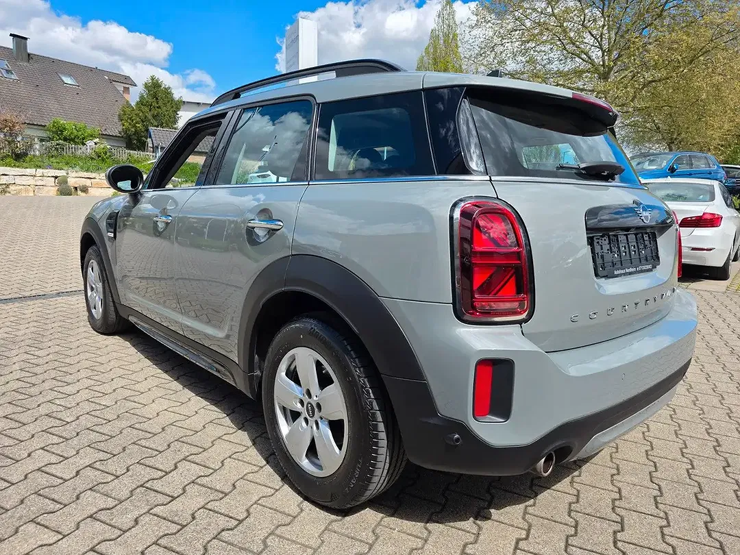 MINI Cooper Countryman - Thumbnail 3