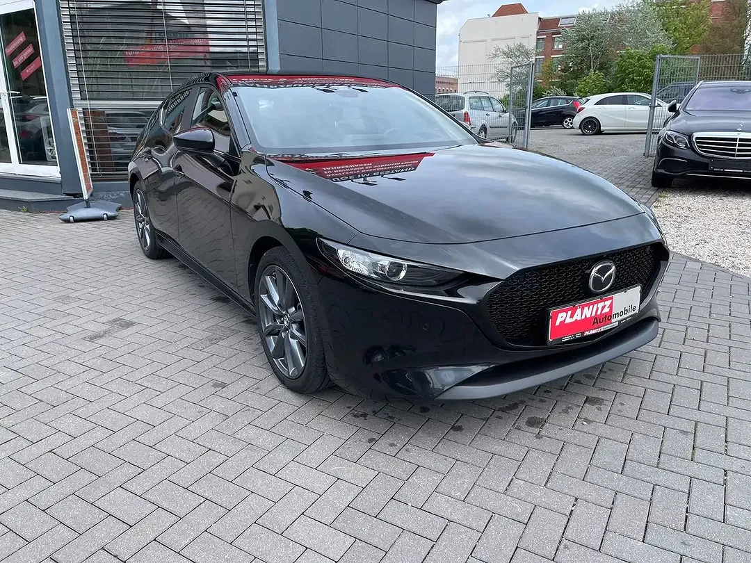 Mazda 3 - Thumbnail 3