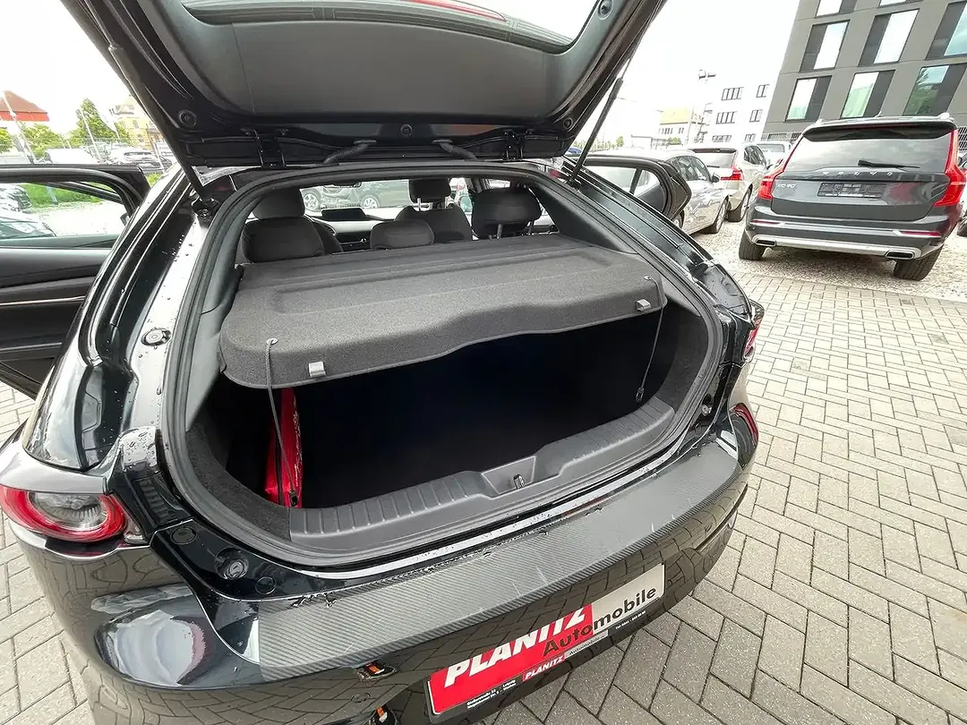 Mazda 3 - Thumbnail 7