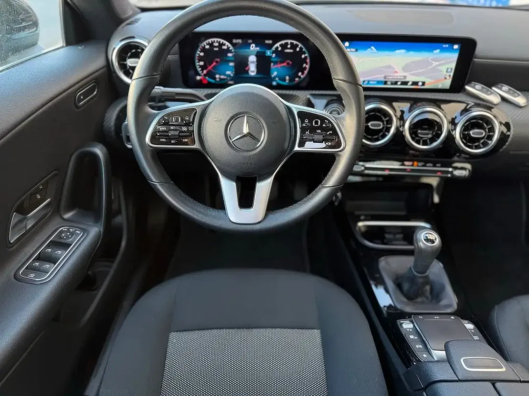 Mercedes-Benz CLA 180 - foto 8