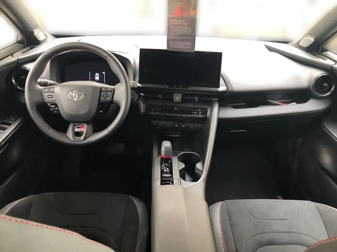 Toyota C-HR - Thumbnail 9