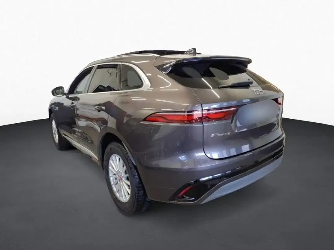 Jaguar F-Pace - Thumbnail 3