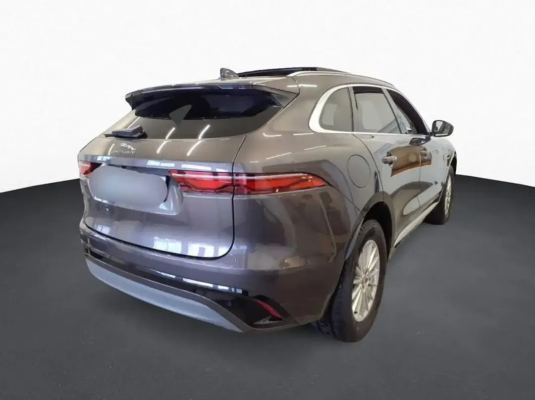 Jaguar F-Pace - Thumbnail 4