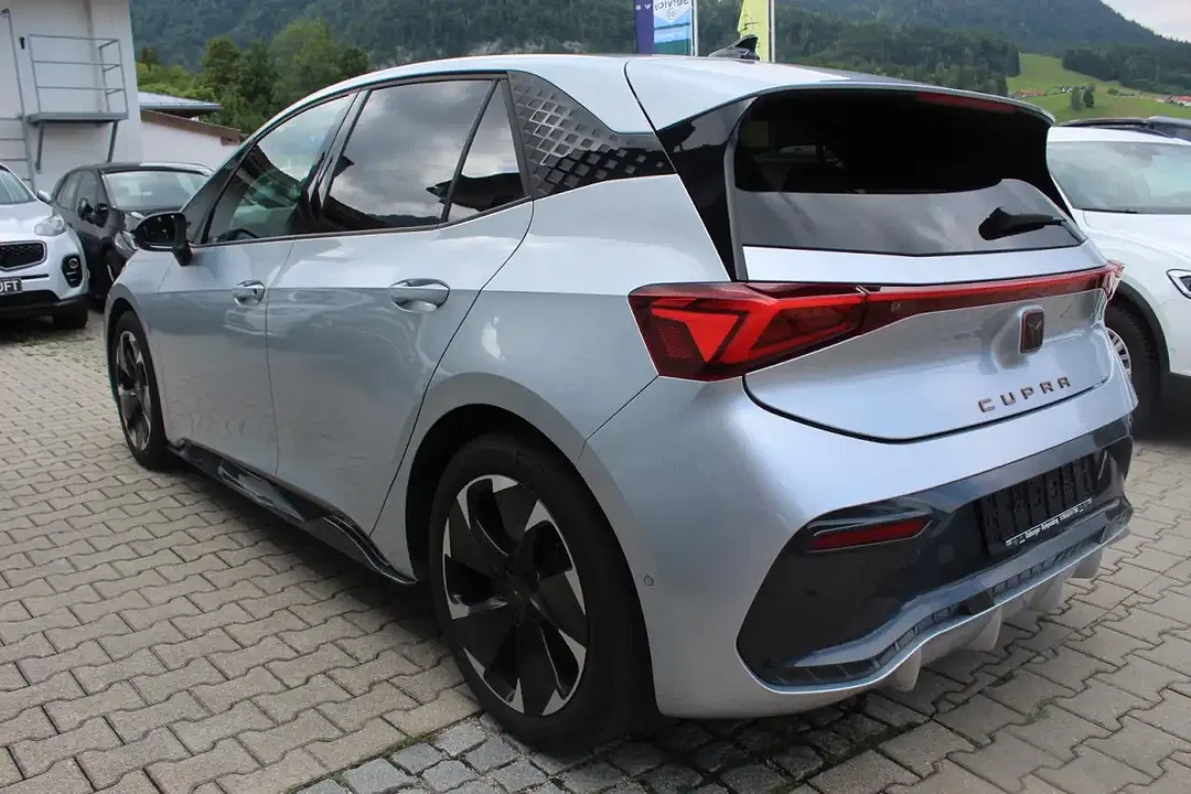 CUPRA Born - Thumbnail 3