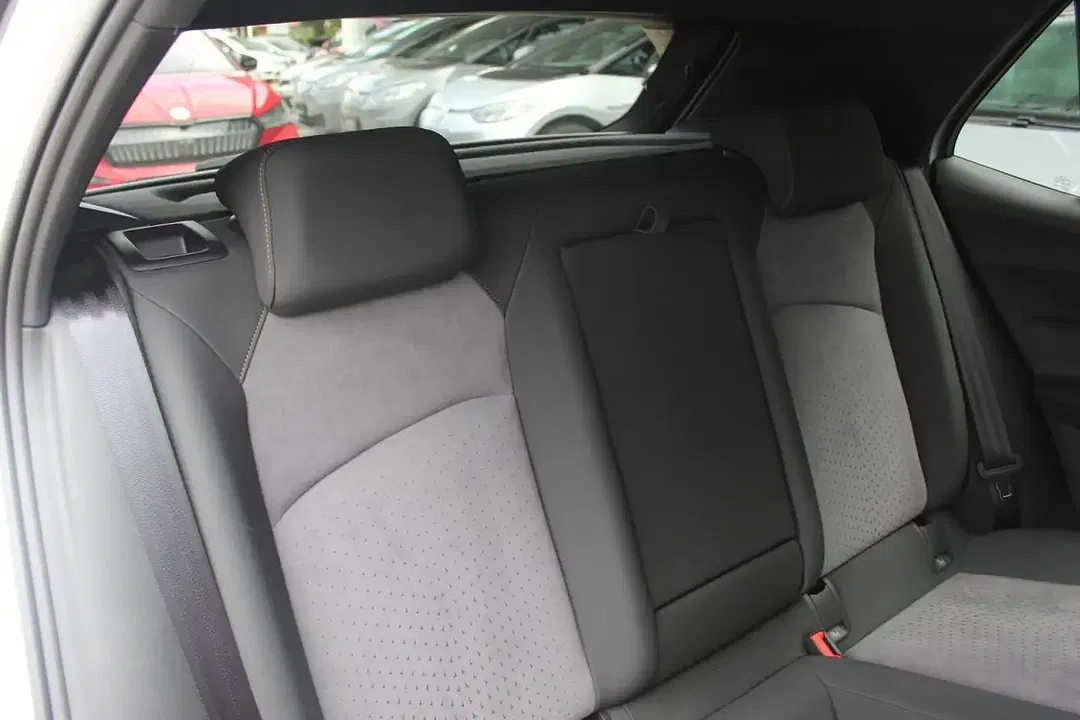 CUPRA Born - Thumbnail 8