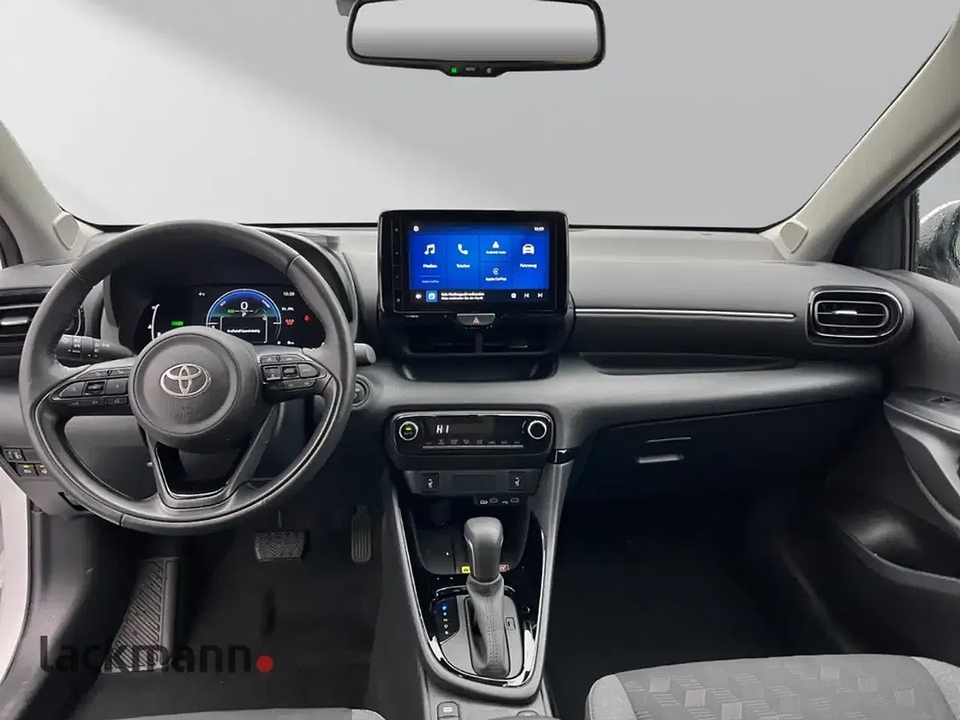 Toyota Yaris - Thumbnail 11