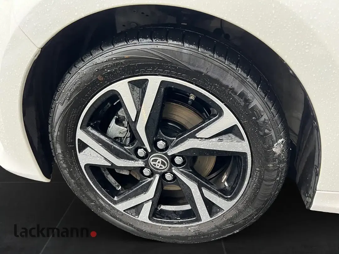 Toyota Yaris - Thumbnail 12