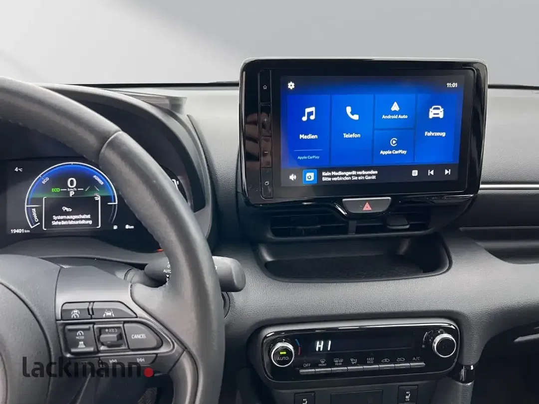 Toyota Yaris - Thumbnail 13