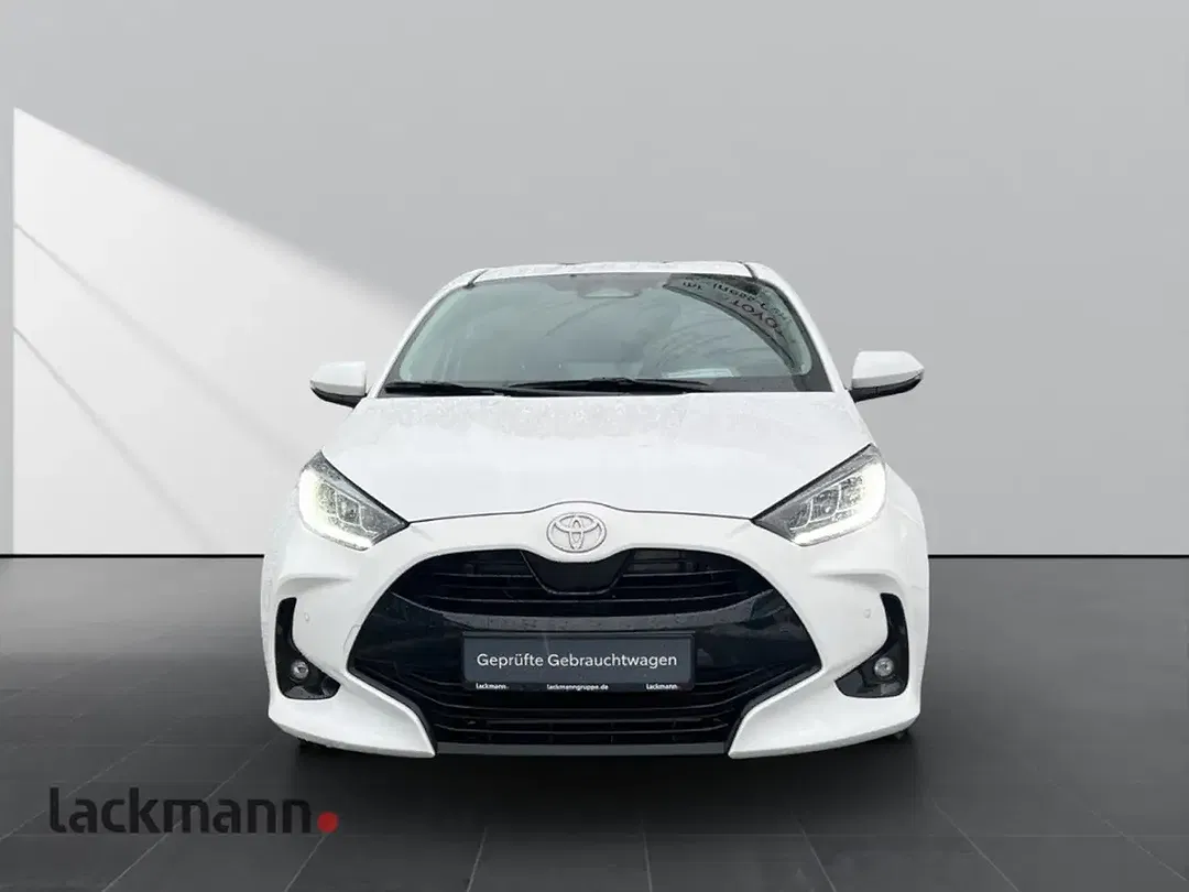 Toyota Yaris - Thumbnail 3