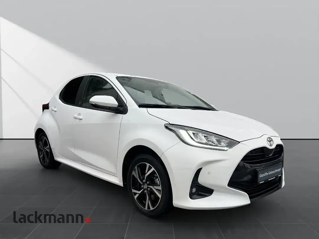 Toyota Yaris - Thumbnail 4