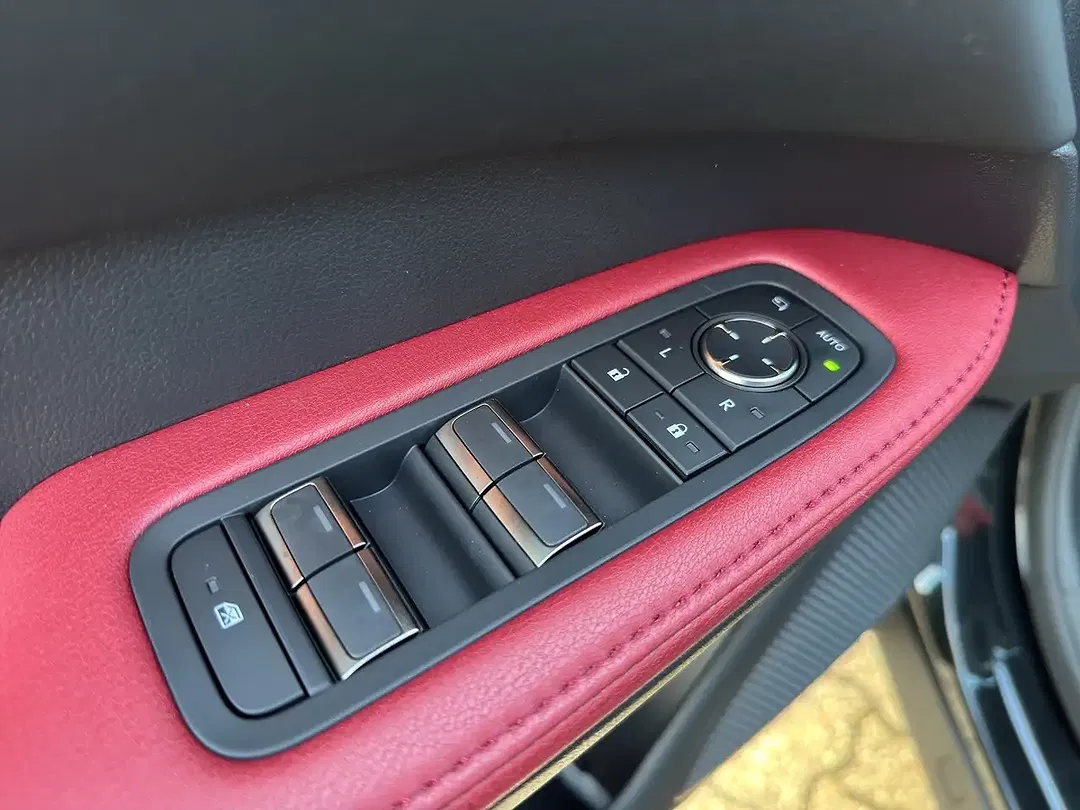 Lexus RX 500h - Thumbnail 12