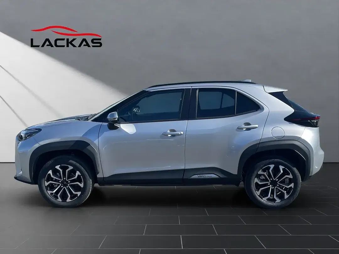 Toyota Yaris Cross - Thumbnail 2